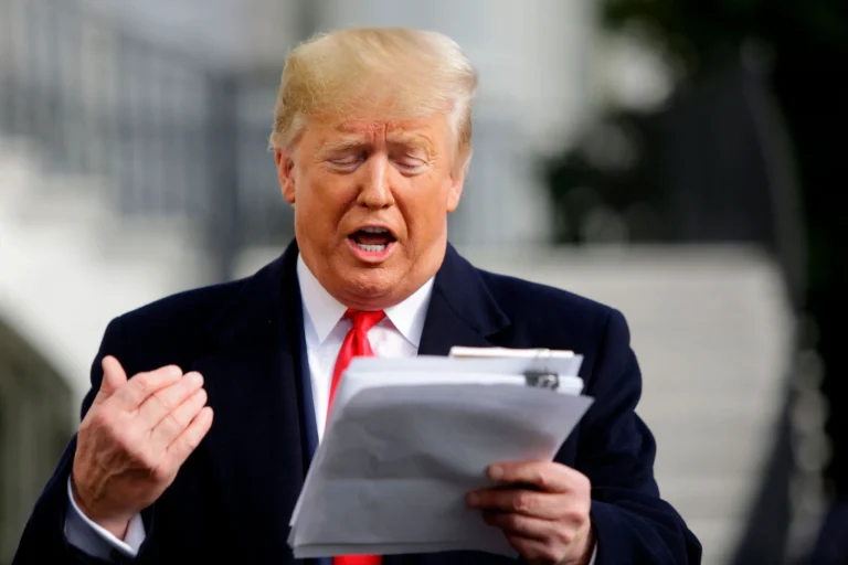 ट्रंप करेंगें न्यूयॉर्क टाइम्स  पर  15 अरब डॉलर का मानहानि का मुकदमा दायर….