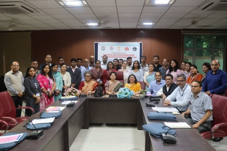 “घर ही नहीं, मन भी टूटते हैं: उत्तराखंड में आपदा पीड़ितों के लिए मानसिक स्वास्थ्य पहल शुरू”