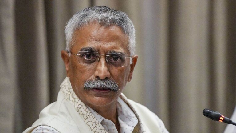 सुरक्षा चुनौतियों के समाधान में तकनीक की भूमिका सबसे अहम: पूर्व सेना प्रमुख नरवणे..