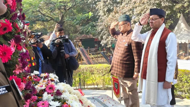 वीरता की याद में: विजय दिवस पर मुख्यमंत्री धामी ने किया शहीदों को नमन..