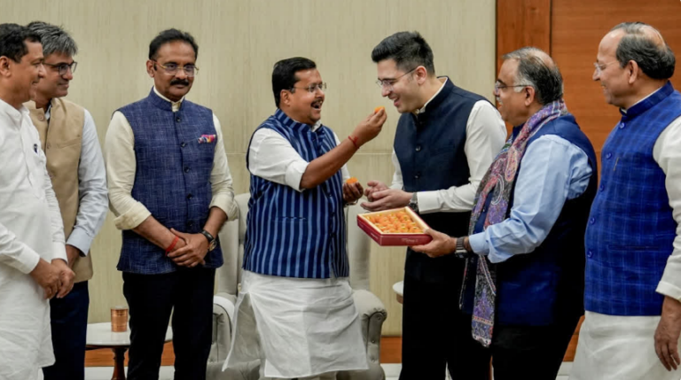 केजरीवाल को झटका, राज्यसभा सभापति ने 7 बागी सांसदों की बीजेपी में एंट्री को दी मंजूरी