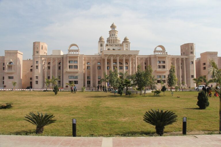 उत्तराखंड तकनीकी विश्वविद्यालय में पेपर लीक मामले की जांच तेज, दो परीक्षाएं रद्द होने के बाद पूरे नेटवर्क की पड़ताल